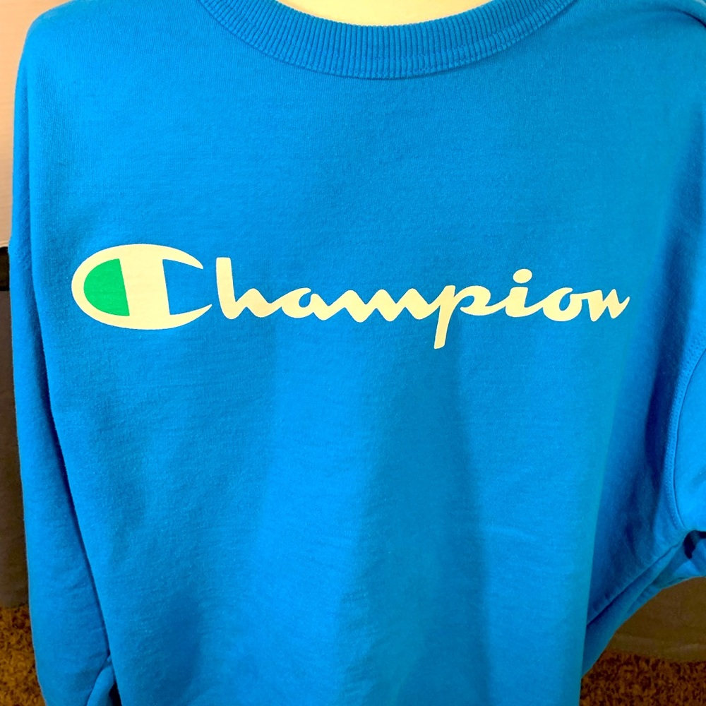 BLUE CHAMPION CREW NECK SWEATSHIRT